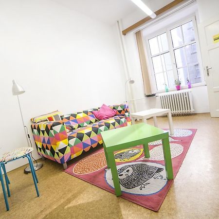 Dizzy Daisy Hostel Praha Eksteriør bilde