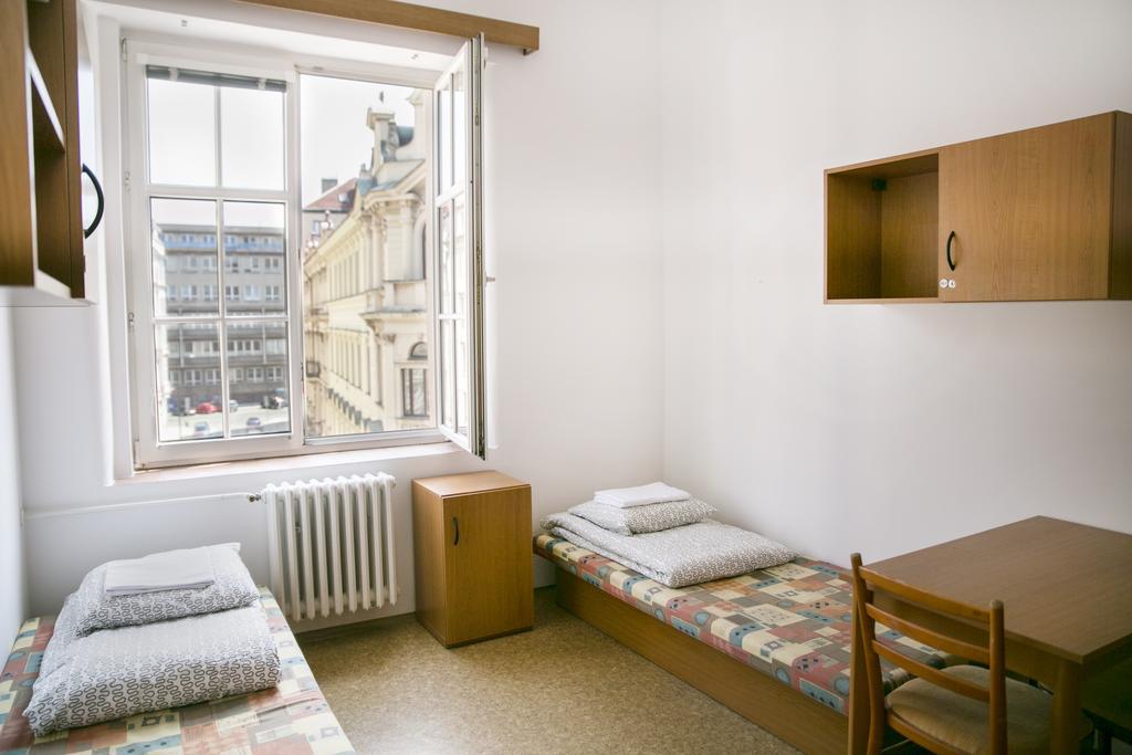 Dizzy Daisy Hostel Praha Eksteriør bilde