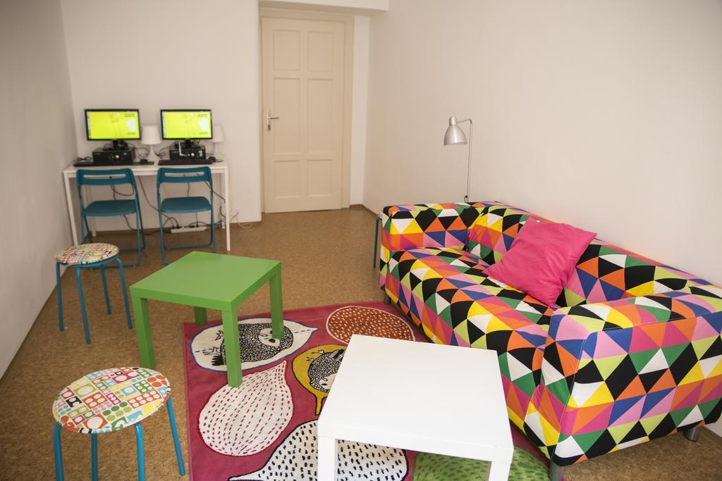 Dizzy Daisy Hostel Praha Eksteriør bilde