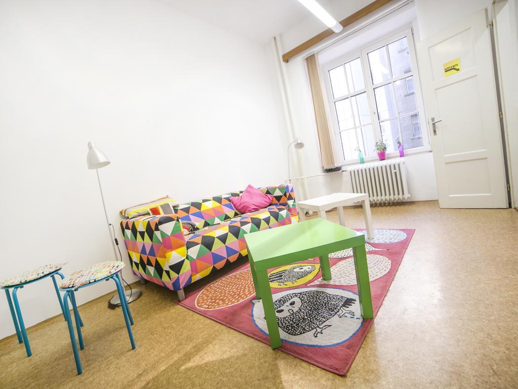 Dizzy Daisy Hostel Praha Eksteriør bilde
