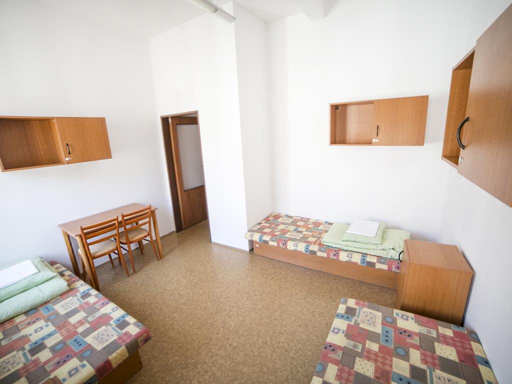 Dizzy Daisy Hostel Praha Eksteriør bilde