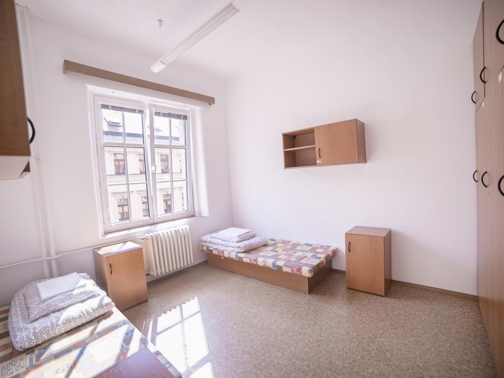 Dizzy Daisy Hostel Praha Rom bilde