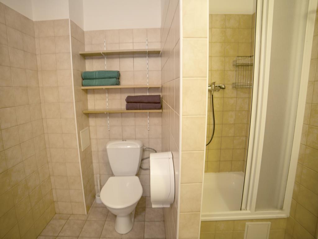 Dizzy Daisy Hostel Praha Rom bilde