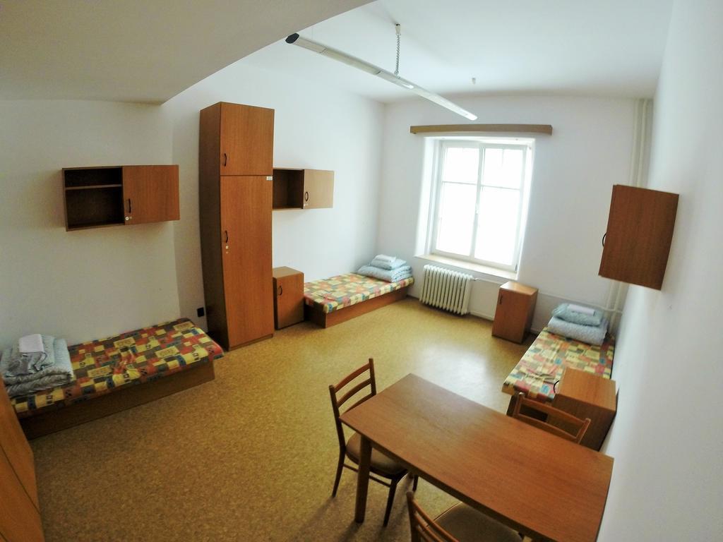 Dizzy Daisy Hostel Praha Rom bilde