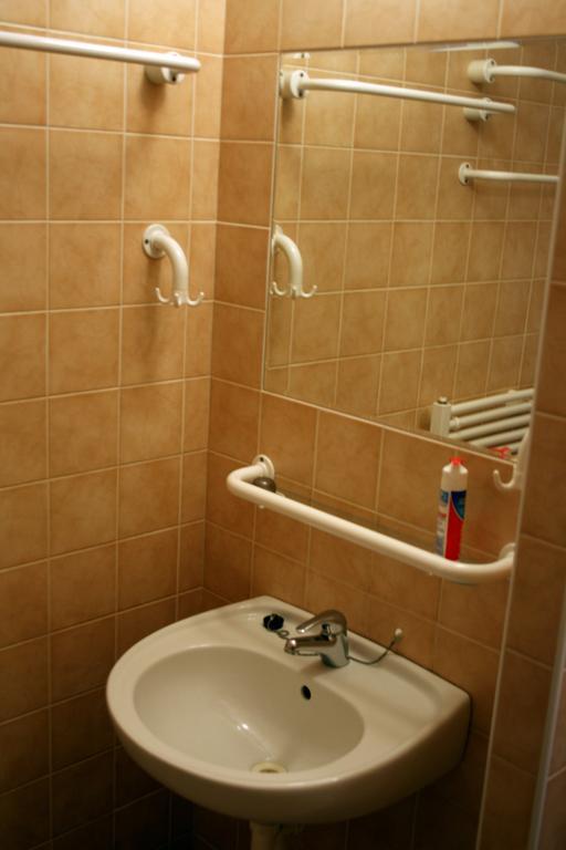 Dizzy Daisy Hostel Praha Rom bilde