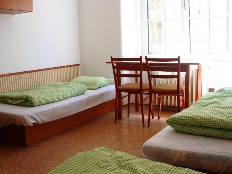 Dizzy Daisy Hostel Praha Eksteriør bilde
